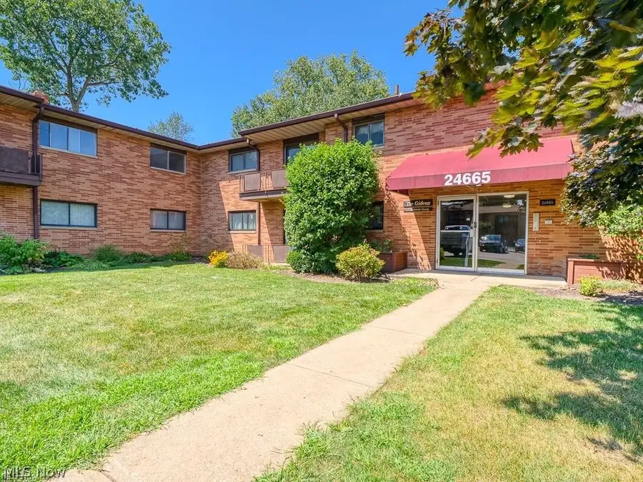 24665 Clareshire Drive, North Olmsted, OH 44070 - #2