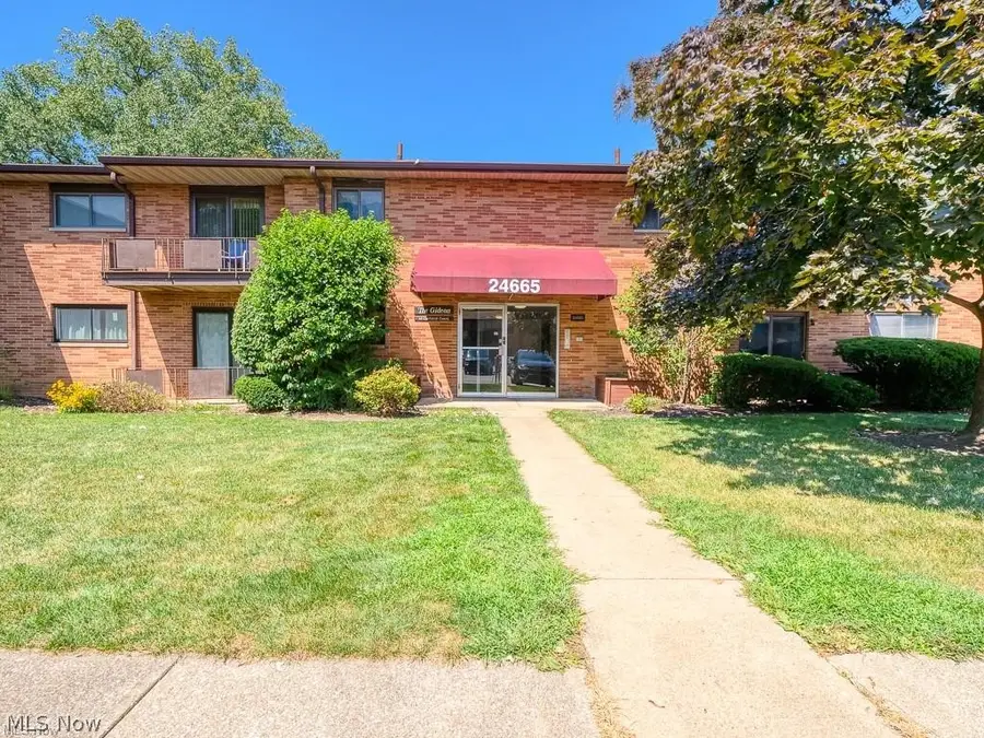 24665 Clareshire Drive, North Olmsted, OH 44070 - #3