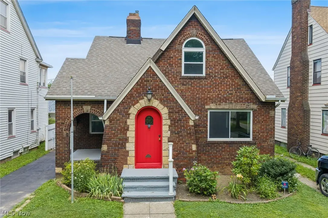 3755 Washington Park Boulevard, Newburgh Heights, OH 44105 - #1