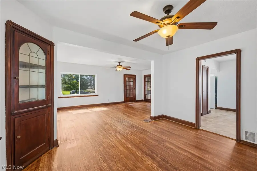 3755 Washington Park Boulevard, Newburgh Heights, OH 44105 - #3