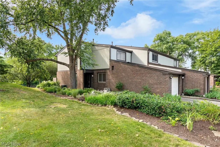 174 St. Clair Drive, Akron, OH 44307 - #3