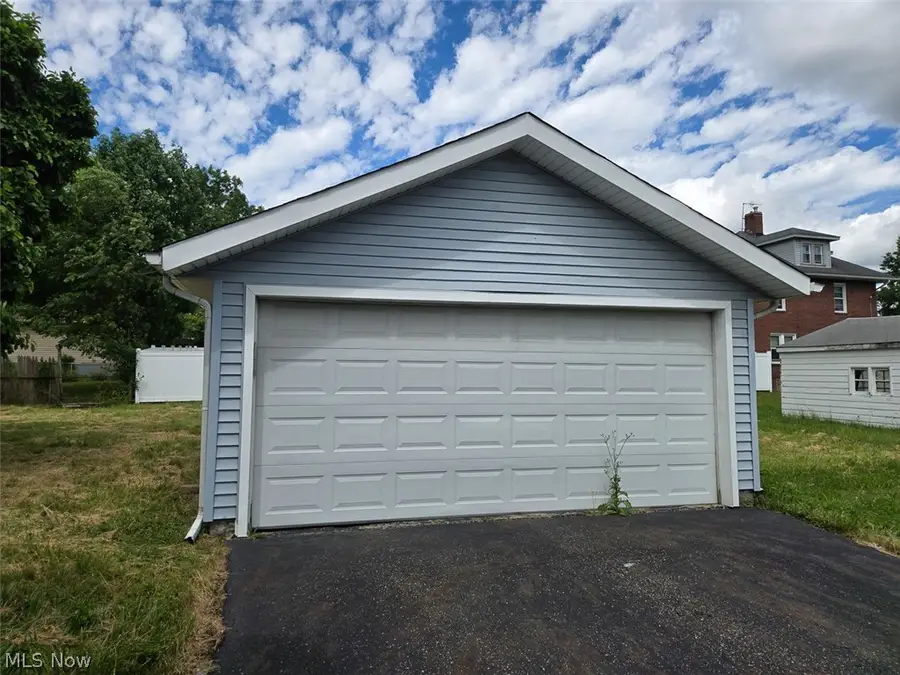 264 5th Ne Street, Barberton, OH 44203 - #2