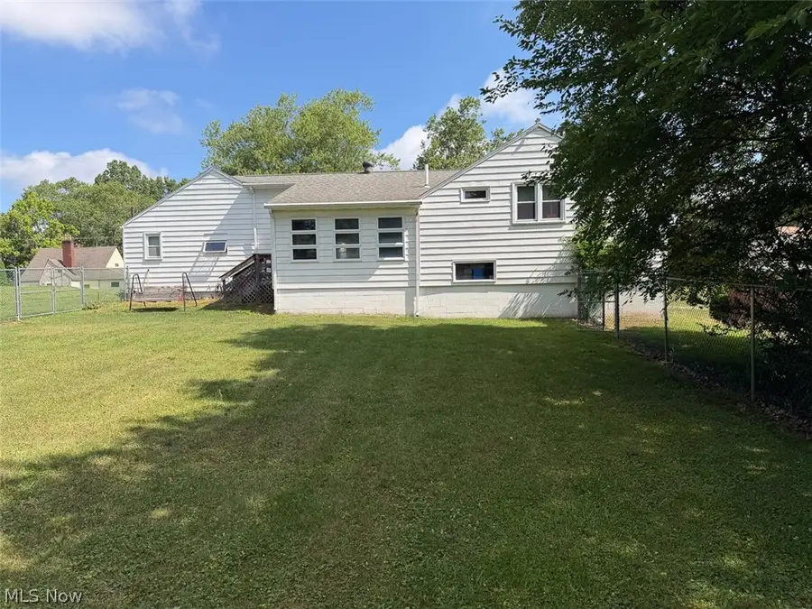 3815 Hazelbrook Sw Street, Massillon, OH 44646 - #2