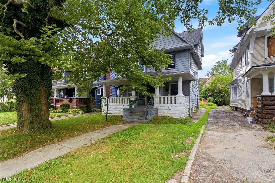 10820 Grantwood Avenue, Cleveland, OH 44108 - #1