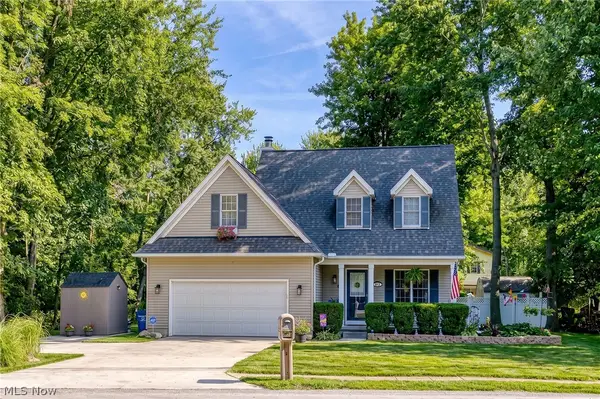 5112 E Lake Road, Sheffield Lake, OH 44054