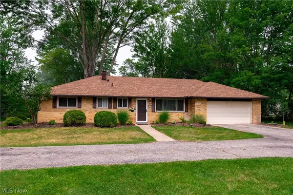 33 Oviatt Drive, Northfield, OH 44067