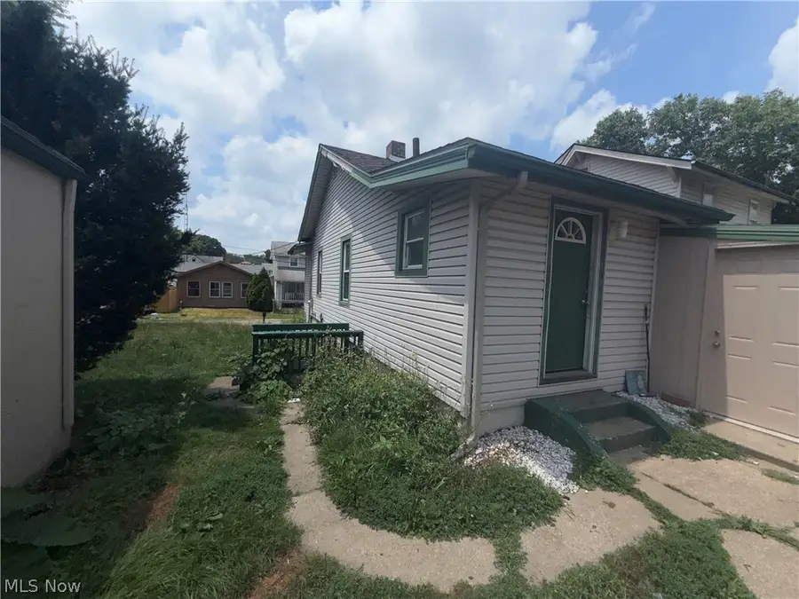 818 Halter Nw Court, Canton, OH 44708 - #2