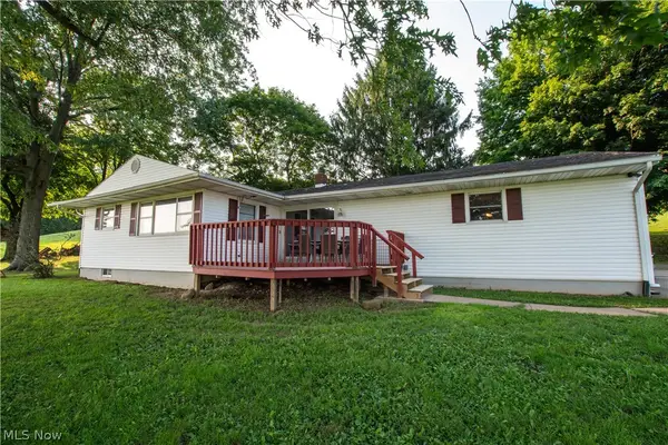 1757 Pleasant Valley Ne Road, New Philadelphia, OH 44663
