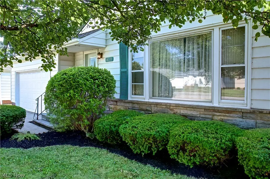 1679 Chelmsford Road, Mayfield Heights, OH 44124 - #3