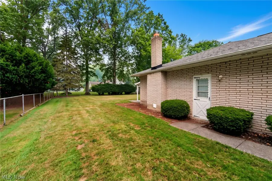 616 Sturbridge Drive, Highland Heights, OH 44143 - #3