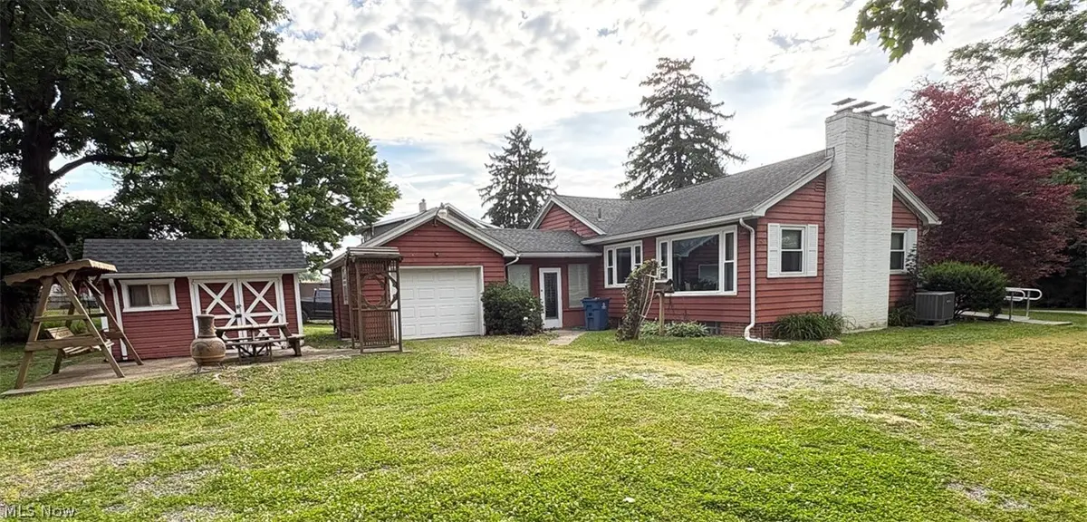 339 Belle Sw Street, Hartville, OH 44632 - #1