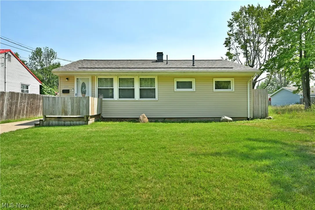 2231 Stewart Nw Drive, Warren, OH 44485 - #1