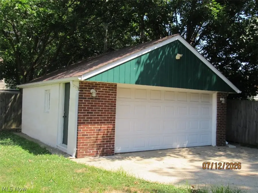 21441 Fuller Avenue, Euclid, OH 44123 - #3