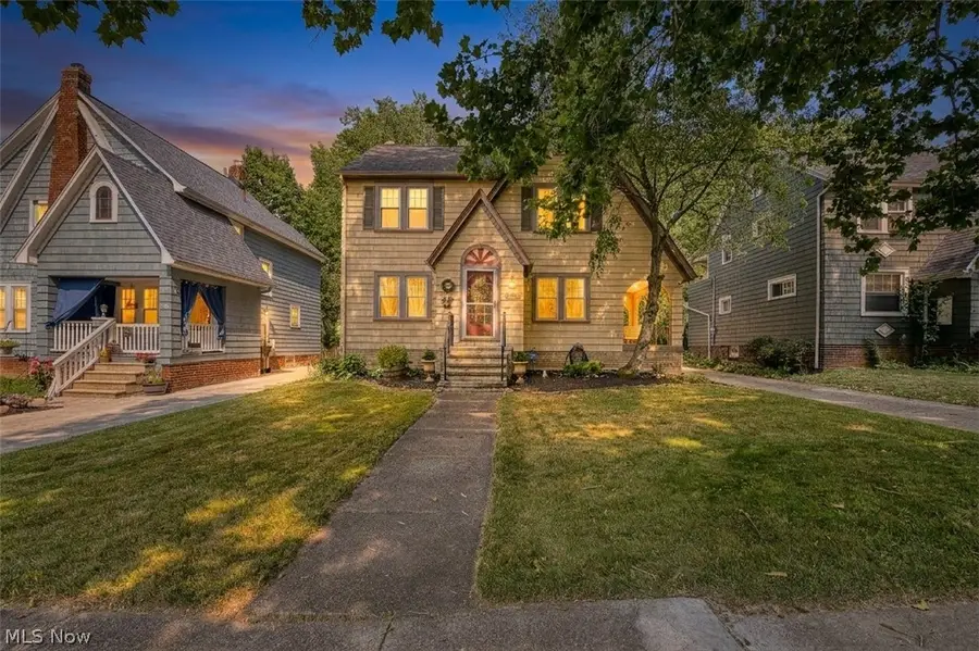 943 Cambridge Road, Cleveland Heights, OH 44121 - #2