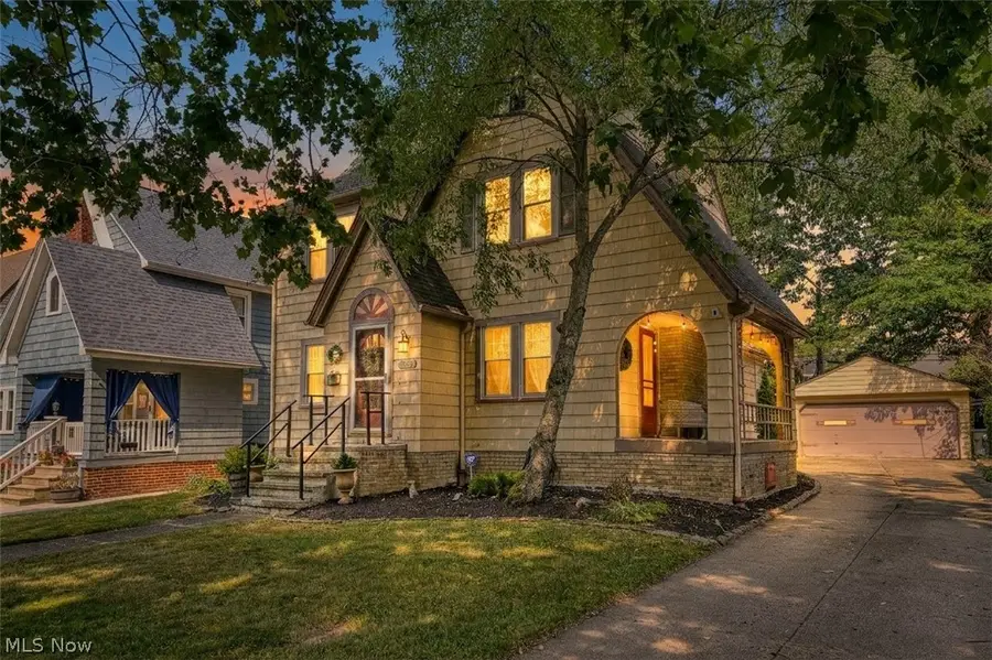 943 Cambridge Road, Cleveland Heights, OH 44121 - #3