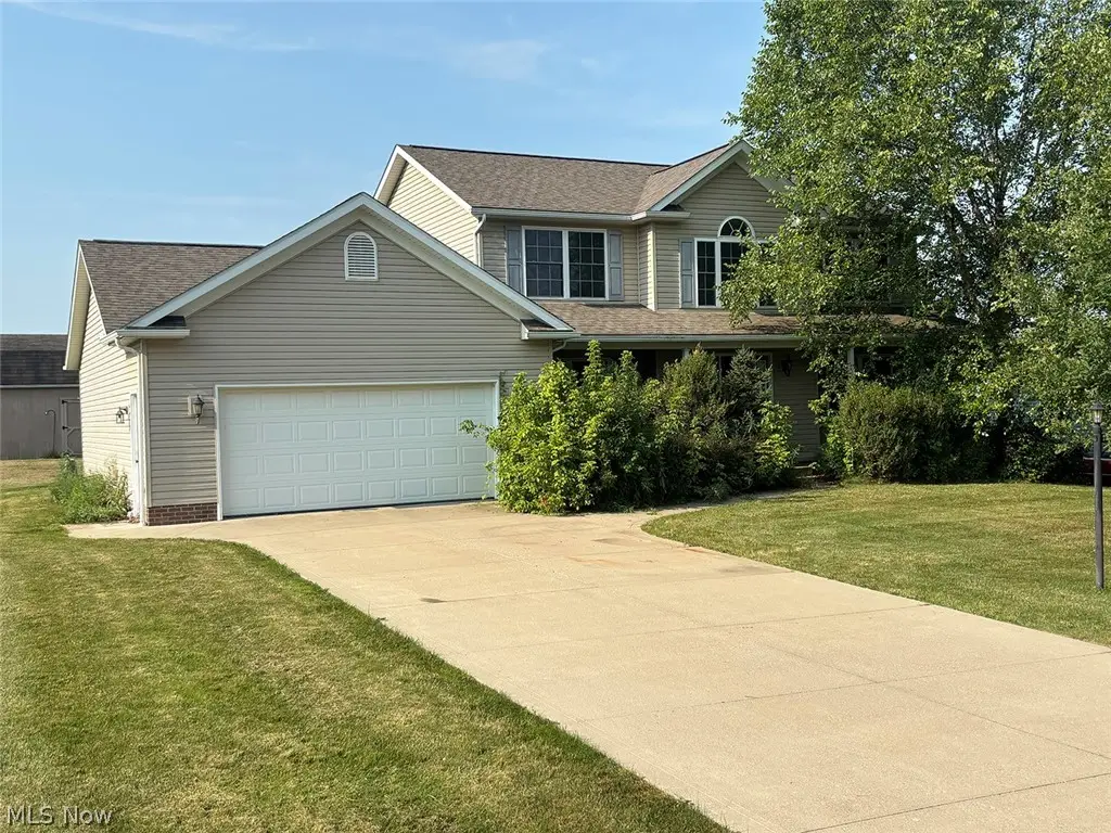 1196 Marigold Nw Street, Hartville, OH 44632 - #1