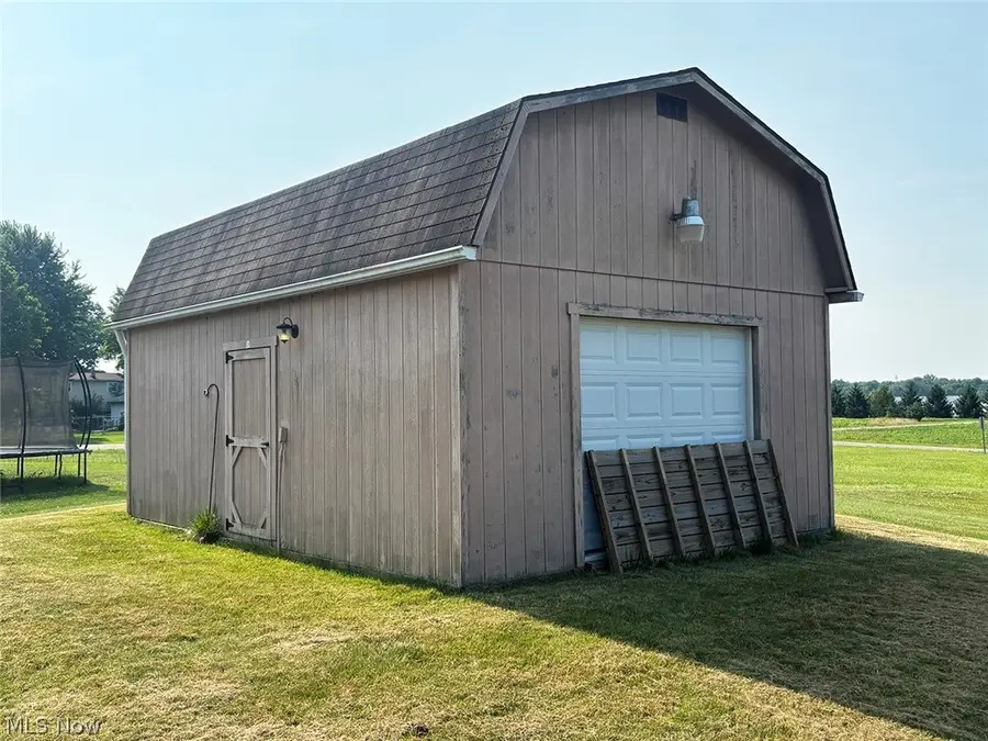 1196 Marigold Nw Street, Hartville, OH 44632 - #3