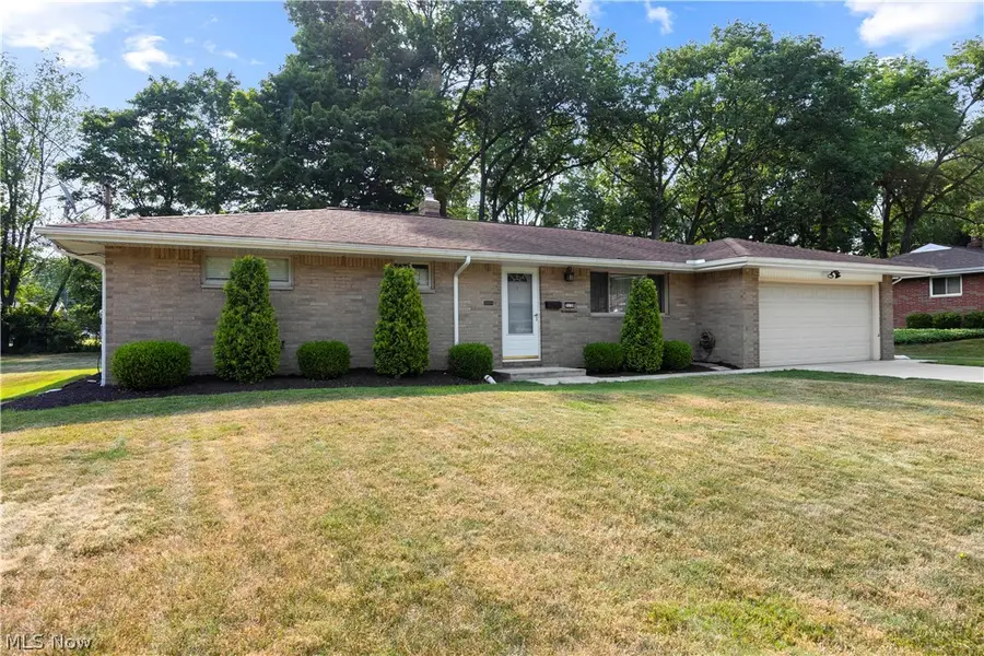 5139 Evergreen Drive, North Olmsted, OH 44070 - #2