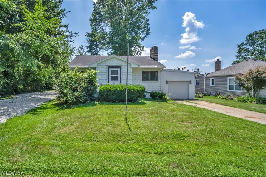 420 W Willowview Drive, Akron, OH 44319 - #2
