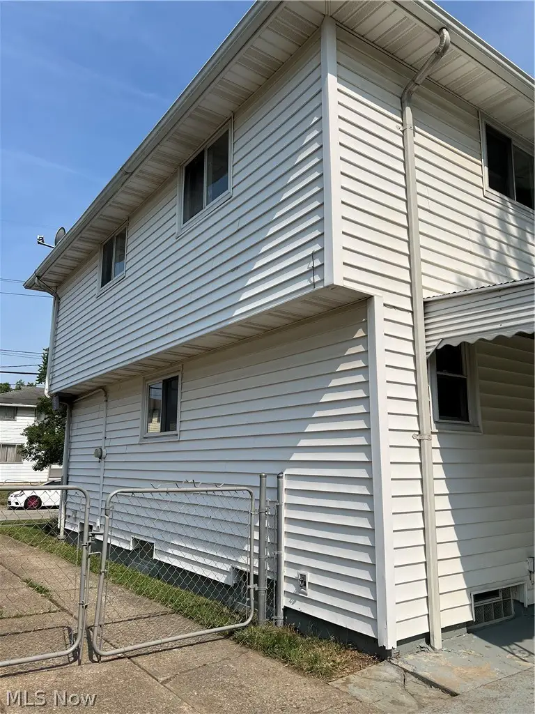 4315 W 152nd Street, Cleveland, OH 44135 - #3