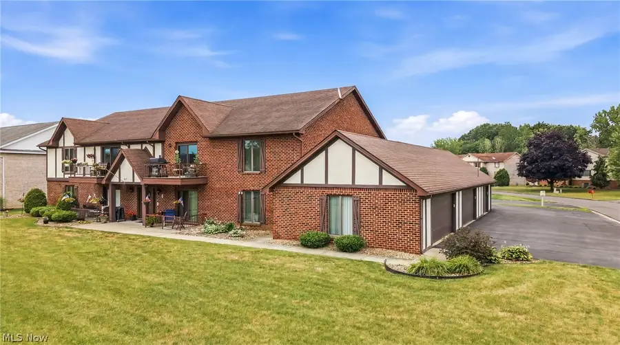 817 Pearson Circle #2, Boardman, OH 44512 - #2