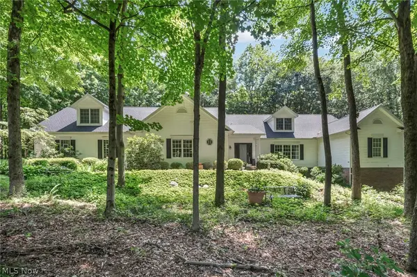 1144 Tanglewood Drive, Mantua, OH 44255