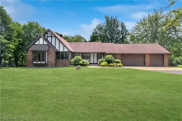 11785 Arbor Glen Drive, Chardon, OH 44024
