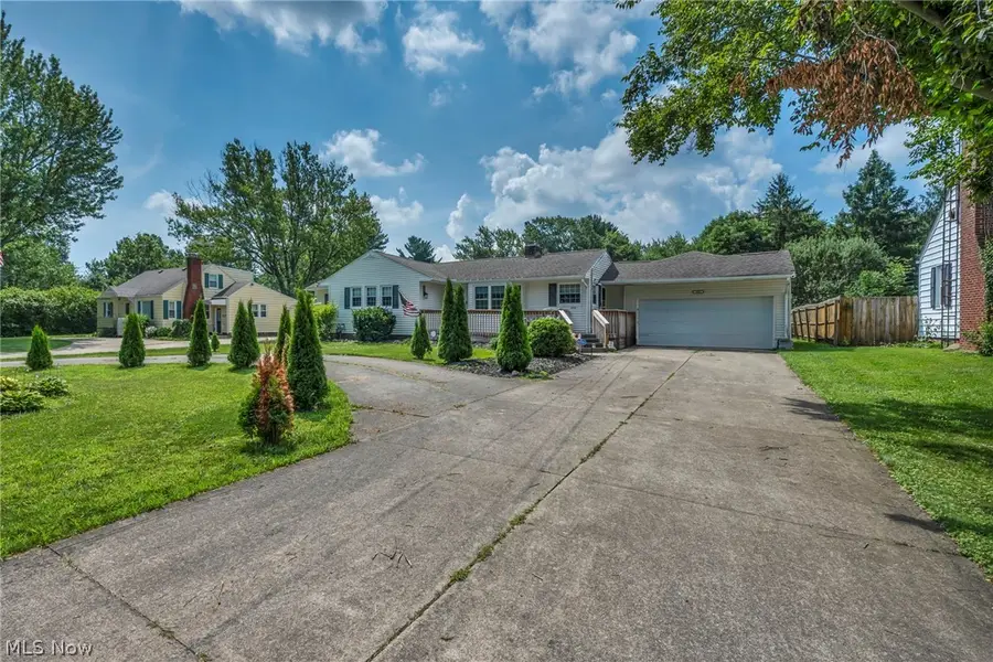 323 E Beech Street, Alliance, OH 44601 - #2