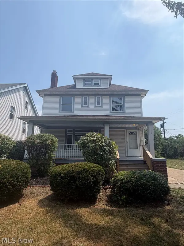 2123 Hampstead Road, Cleveland Heights, OH 44118
