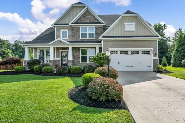 8852 Hazelwood Run, North Ridgeville, OH 44039