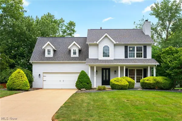 5944 University Heights Nw Circle, North Canton, OH 44720