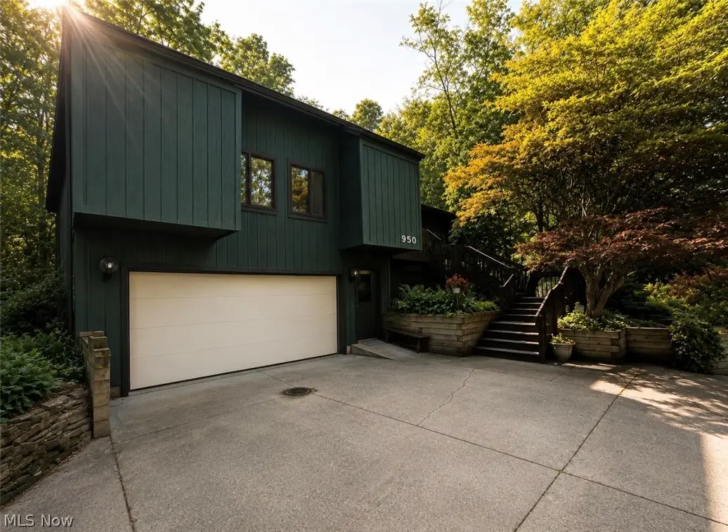 950 Kingswood Drive, Akron, OH 44313 - #1