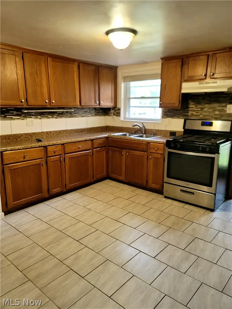 220 Robert Drive, Kent, OH 44240 - #3