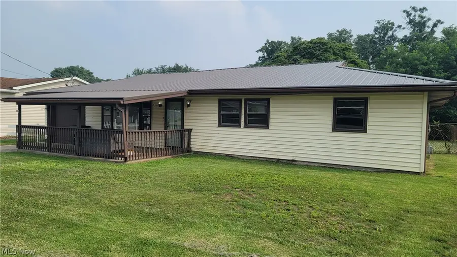 2309 Rockland Avenue, Belpre, OH 45714 - #2