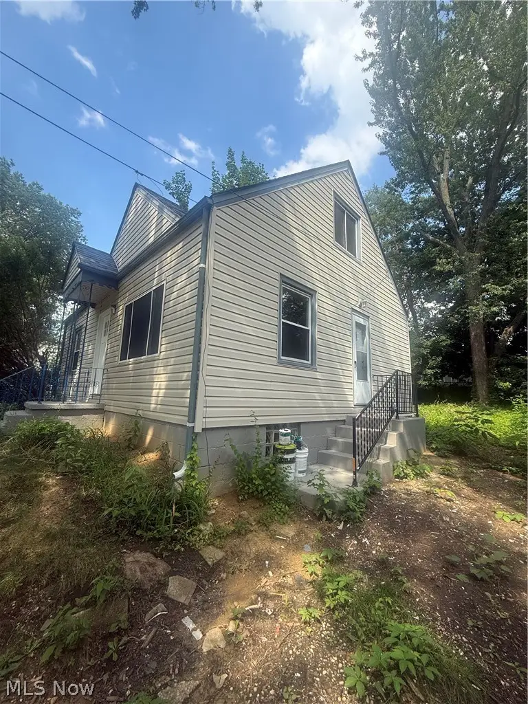 821 Cree Avenue, Akron, OH 44305 - #3