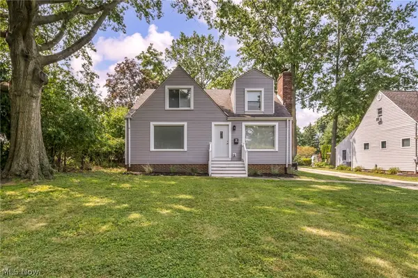 1703 Grantwood Drive, Parma, OH 44134