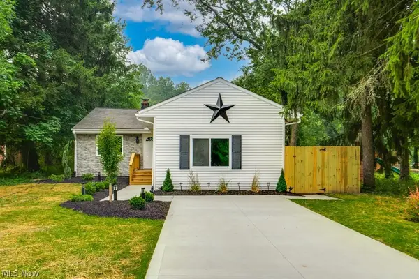 4867 Royalwood Road, North Royalton, OH 44133