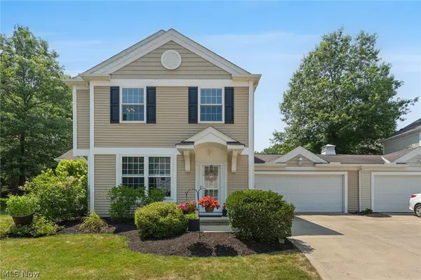26810 Village Lane, Olmsted Falls, OH 44138