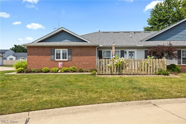 519 Heather Woods Drive, Elyria, OH 44035
