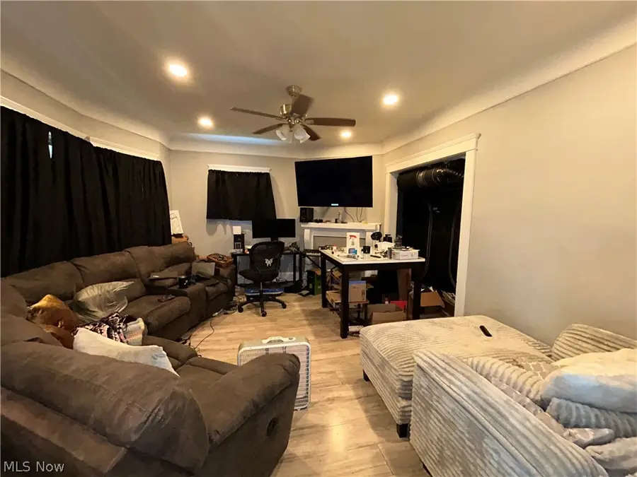 9403 Columbia Avenue, Cleveland, OH 44108 - #3