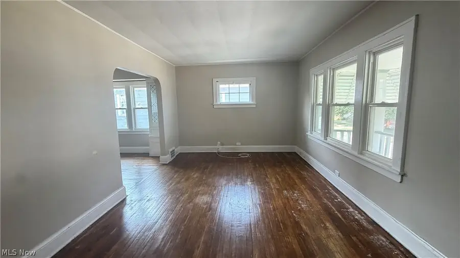 4143 E 142nd Street, Cleveland, OH 44128 - #3