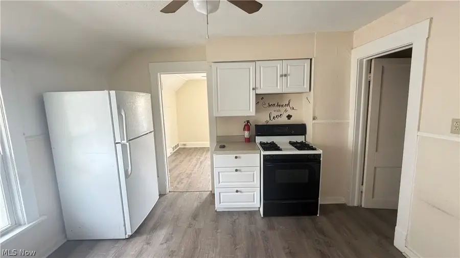 10122 Loretta Avenue, Cleveland, OH 44111 - #3