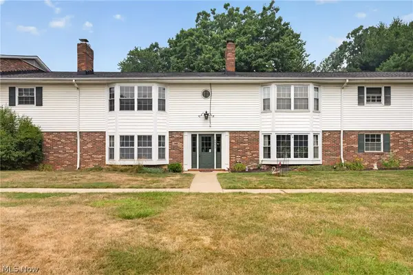 6965 Carriage Hill Drive #201, Brecksville, OH 44141