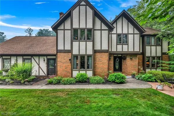 9715 Knightsbridge Lane, Concord Twp, OH 44060