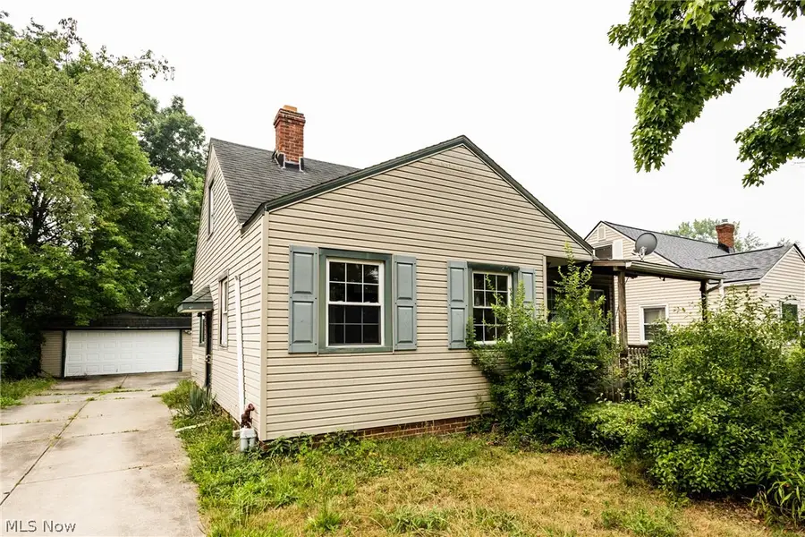 16906 Holly Hill Drive, Cleveland, OH 44128 - #3