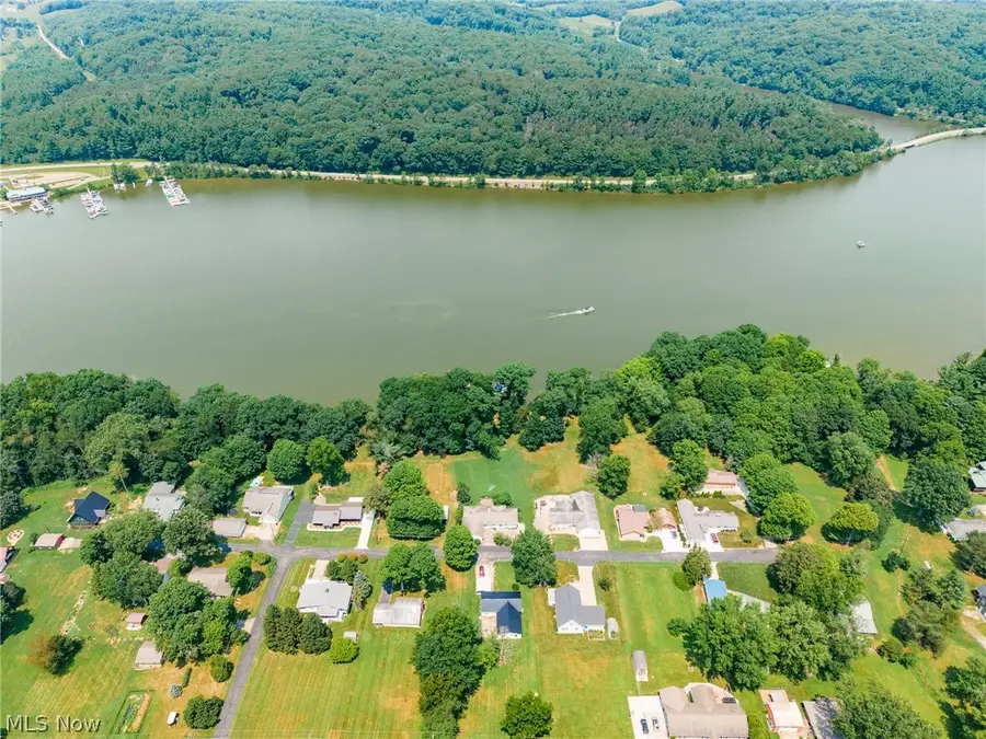 6102 Vale View Sw Drive, Sherrodsville, OH 44675 - #3