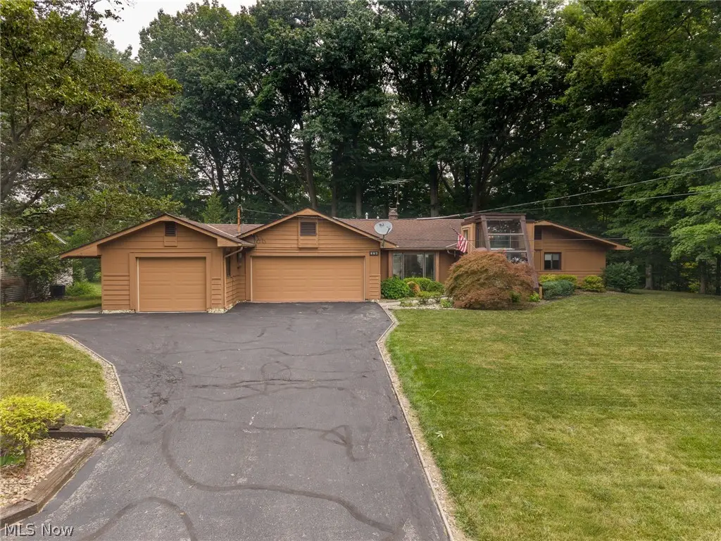 662 Barrett Road, Berea, OH 44017 - #1