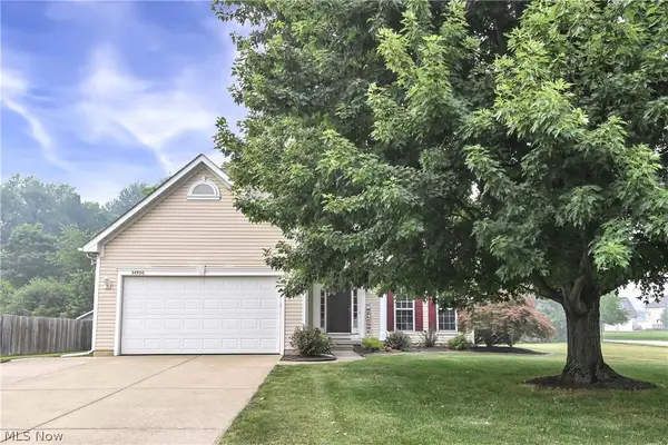 34900 Clear Creek Drive, North Ridgeville, OH 44039