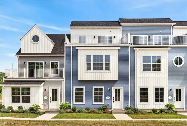 469 Harbor Lane, Lorain, OH 44052