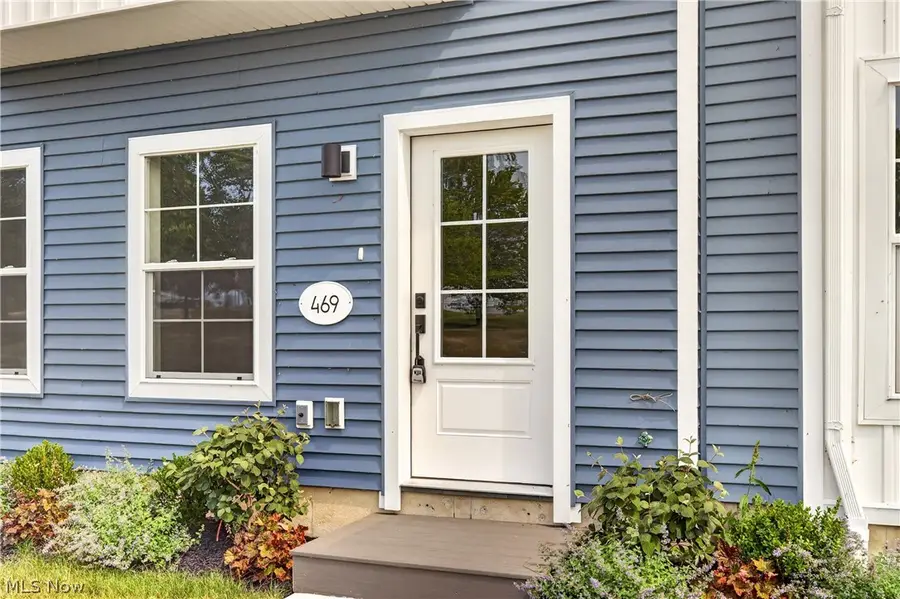 469 Harbor Lane, Lorain, OH 44052 - #3
